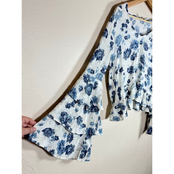 American Eagle Women’s Small Top Cropped Long Bell Sleeve Cropped Floral Cottage - Picture 2 of 7